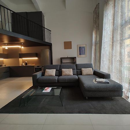 Milan Space Loft - Apartment Close To M5 Subway - Free Parking - Sky & Netflix Tv エクステリア 写真